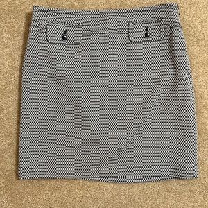 Ann Taylor Loft skirt black and white like new